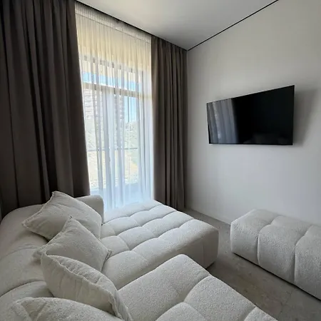 Calypso на 13й фонтана Apartment Odesa